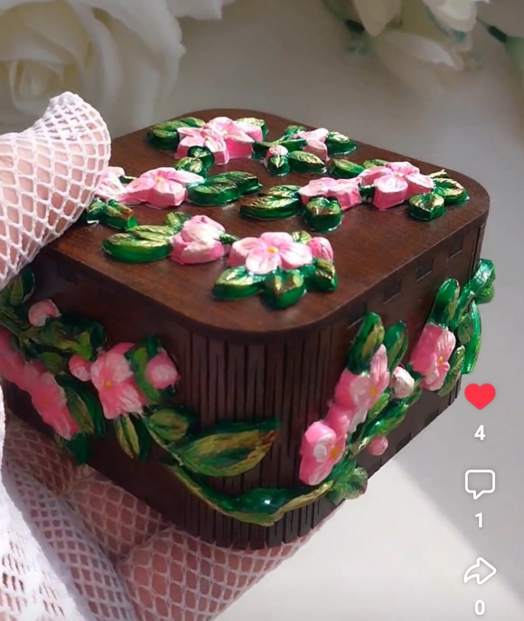 Шкатулка для украшений подарочная