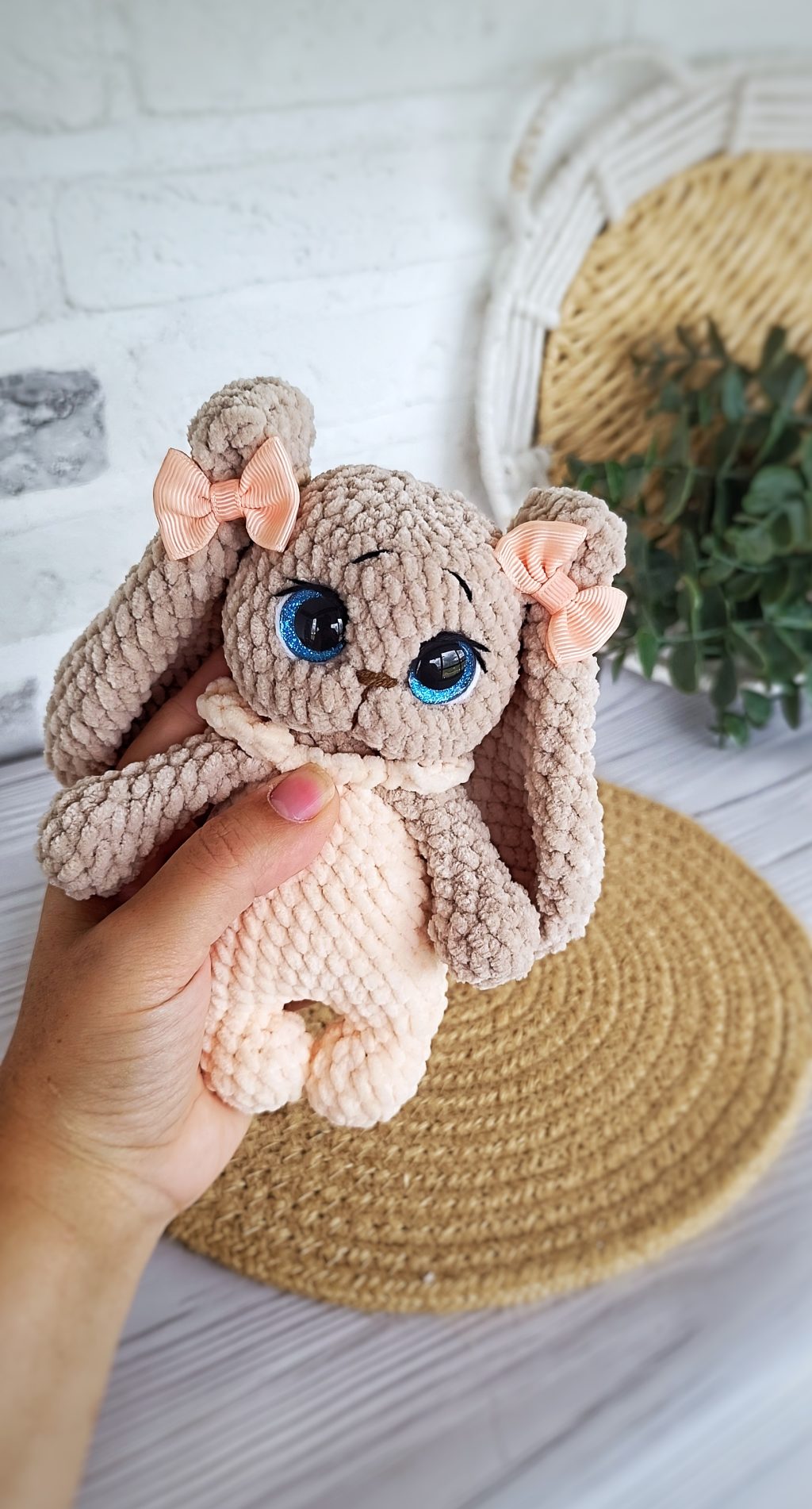 Игрушка зайка вязаная плюшевая ручной