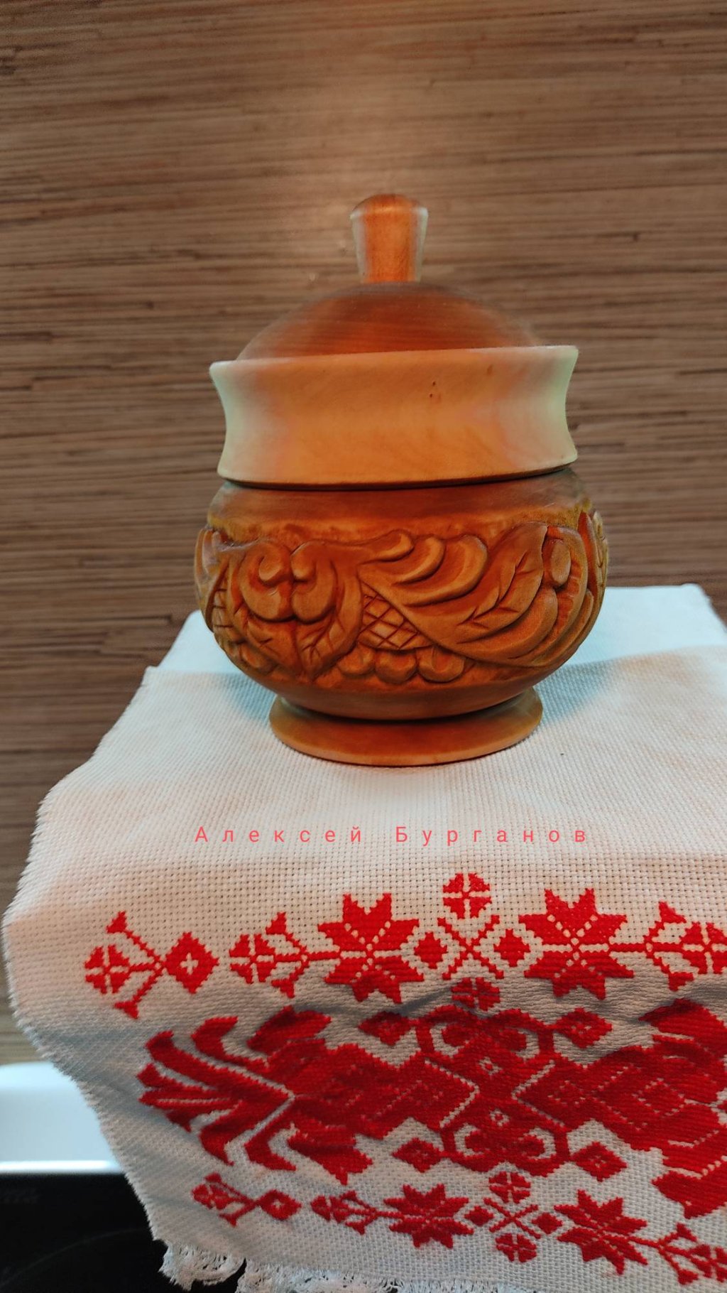 Солонка. Резной горчошек на кухню
