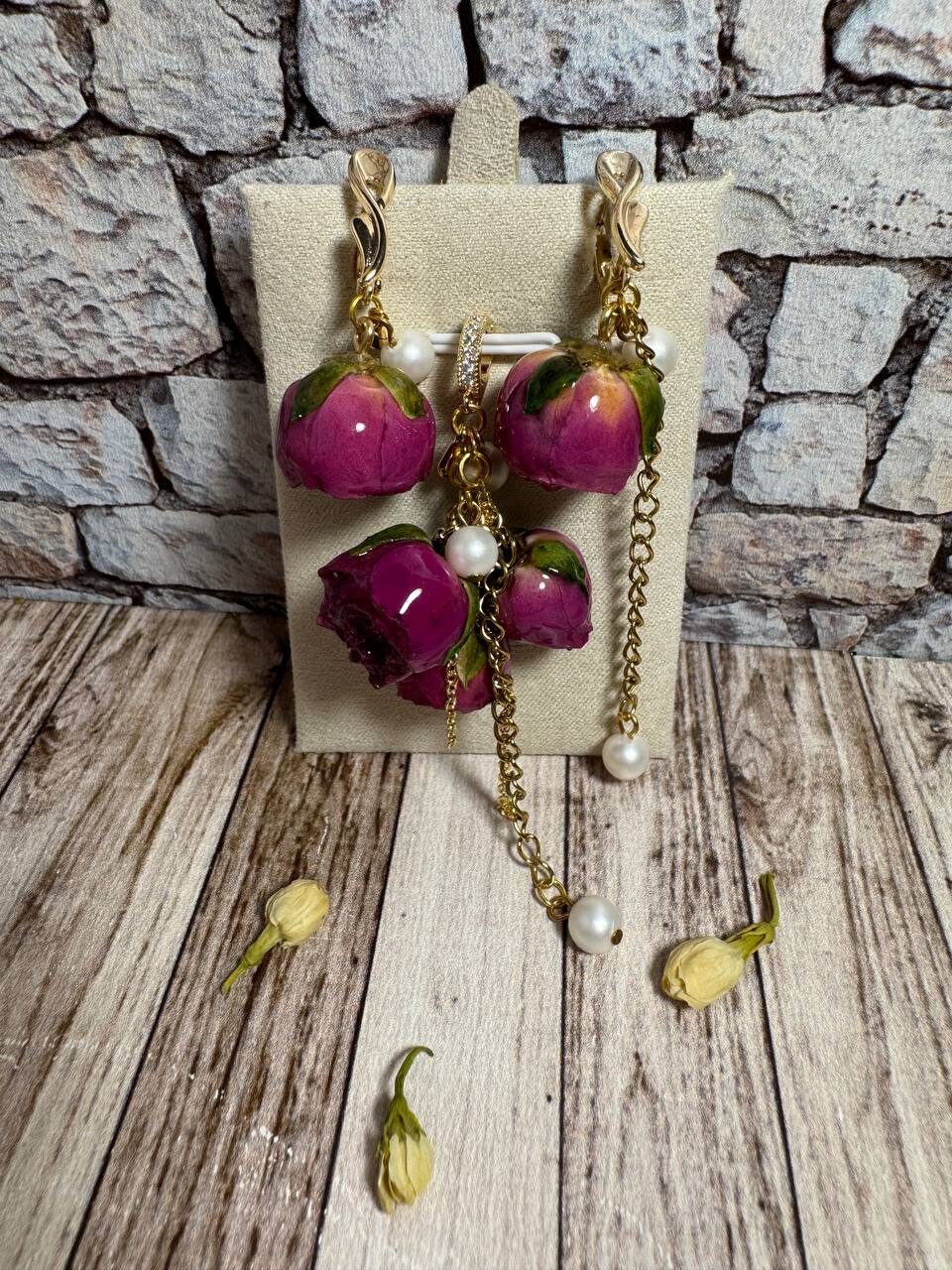 кулон с серьгами Роза из смолы
