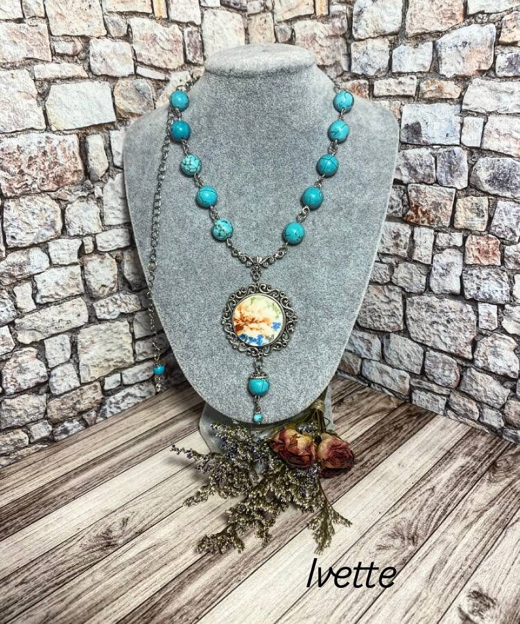Колье с антикварной керамикой