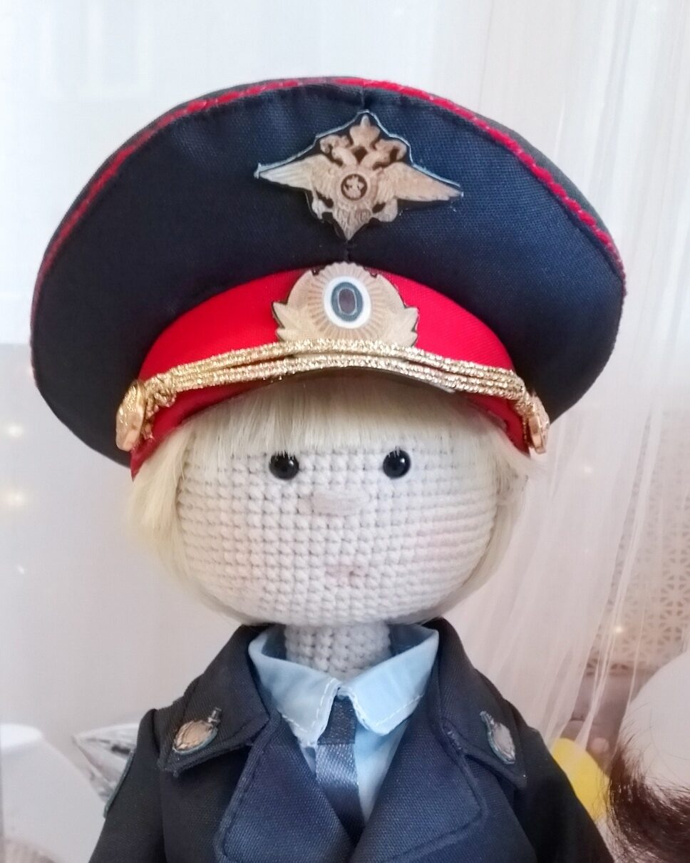 Кукла вязаная Милиционер