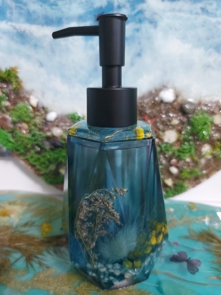 Дозатор винтовой для жидкого мыла, светится в темноте