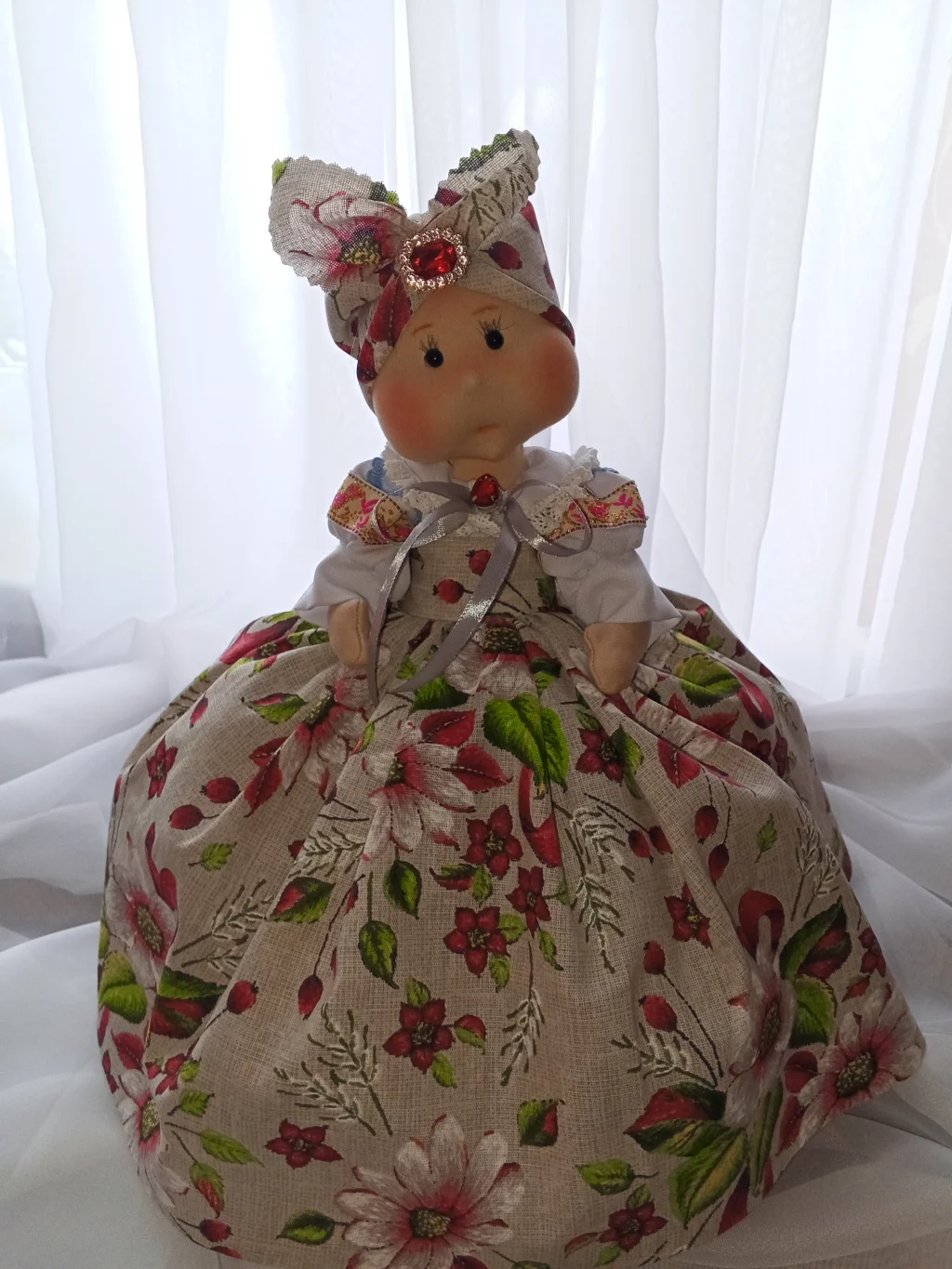 Кукла-грелка на чайник
