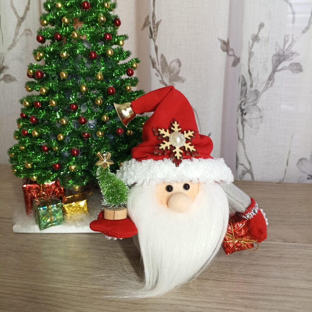 Новогодний гном