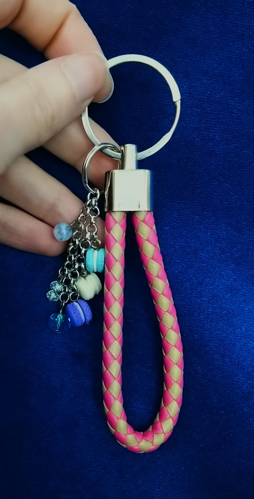 Брелок подвес на сумку с макарунами