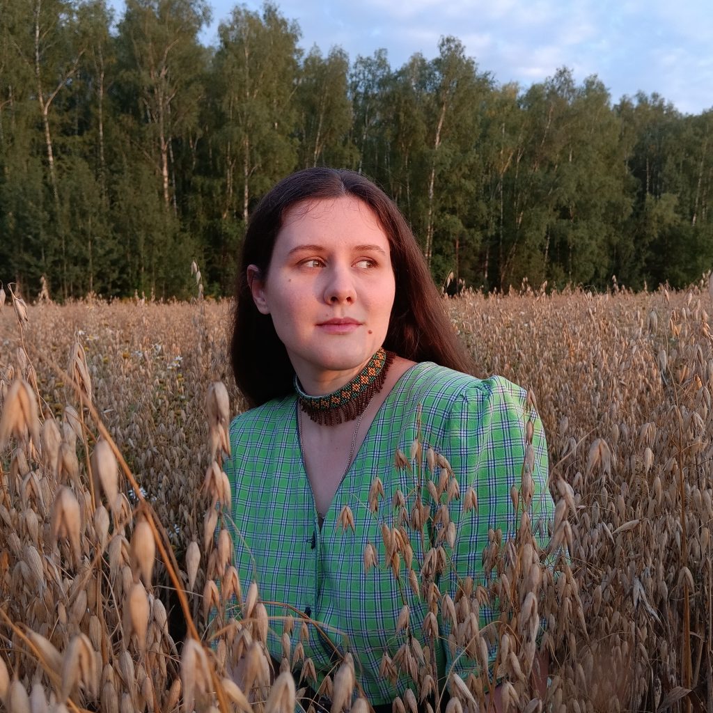 Чокер с деревянными бусинами