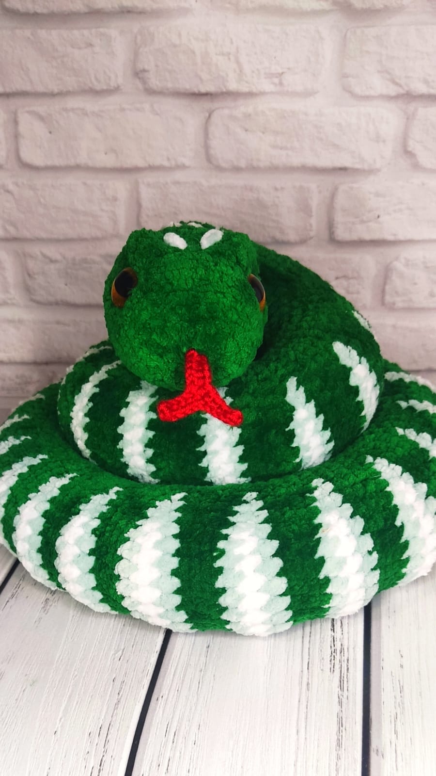 Игрушка вязаная плюшевая змея