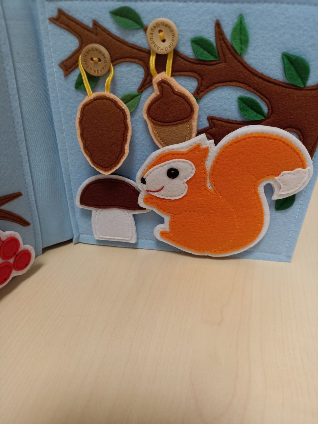 Радужная книга из фетра