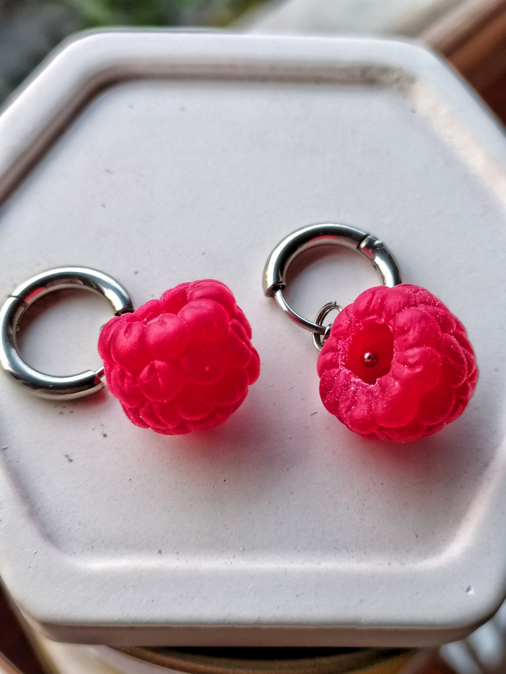 Серьги с малиной
