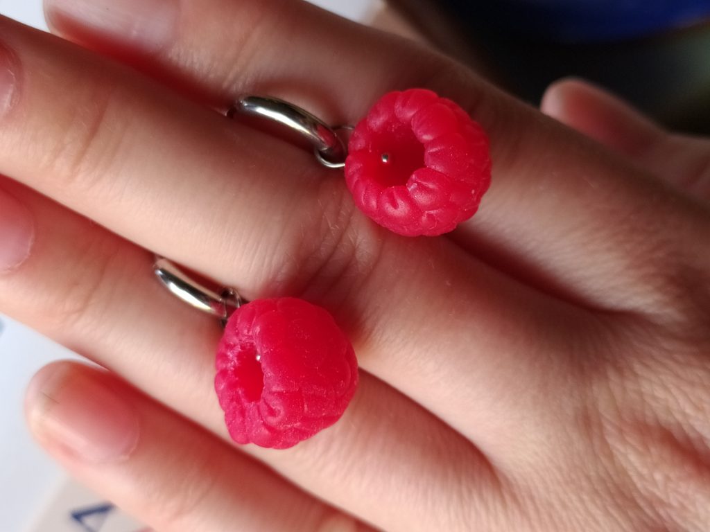 Серьги с малиной