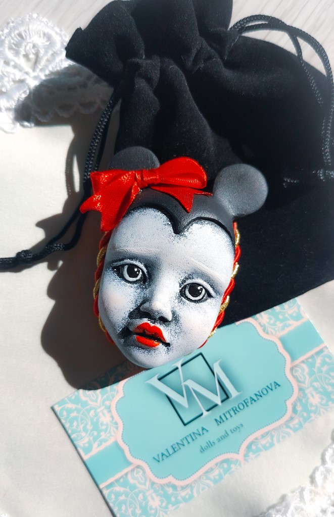 Брошь ручной работы » Калавера Minnie Mouse»