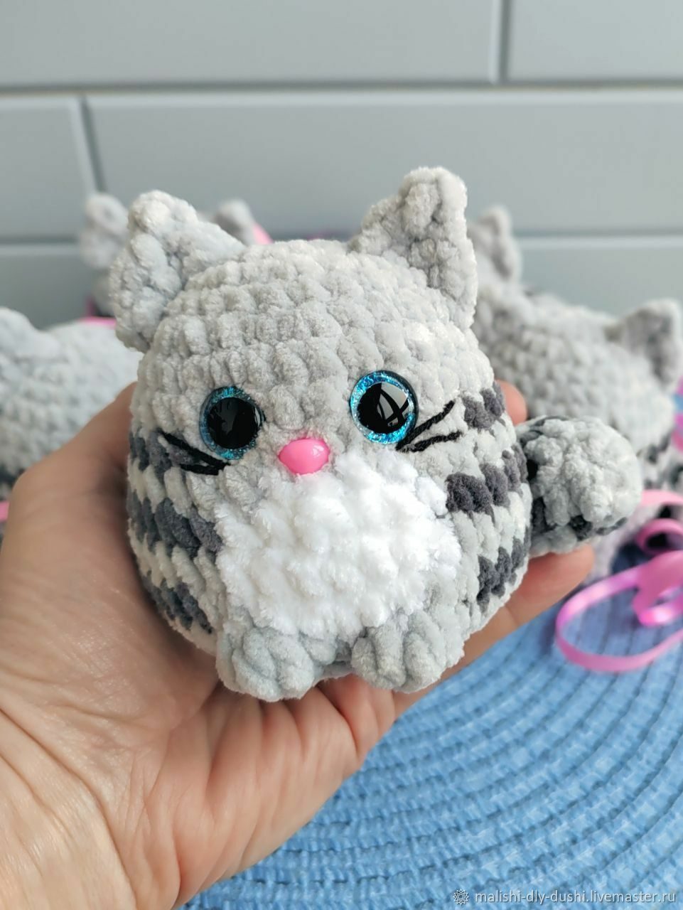 Игрушка плюшевый котенок,вязаный котик ручной работы