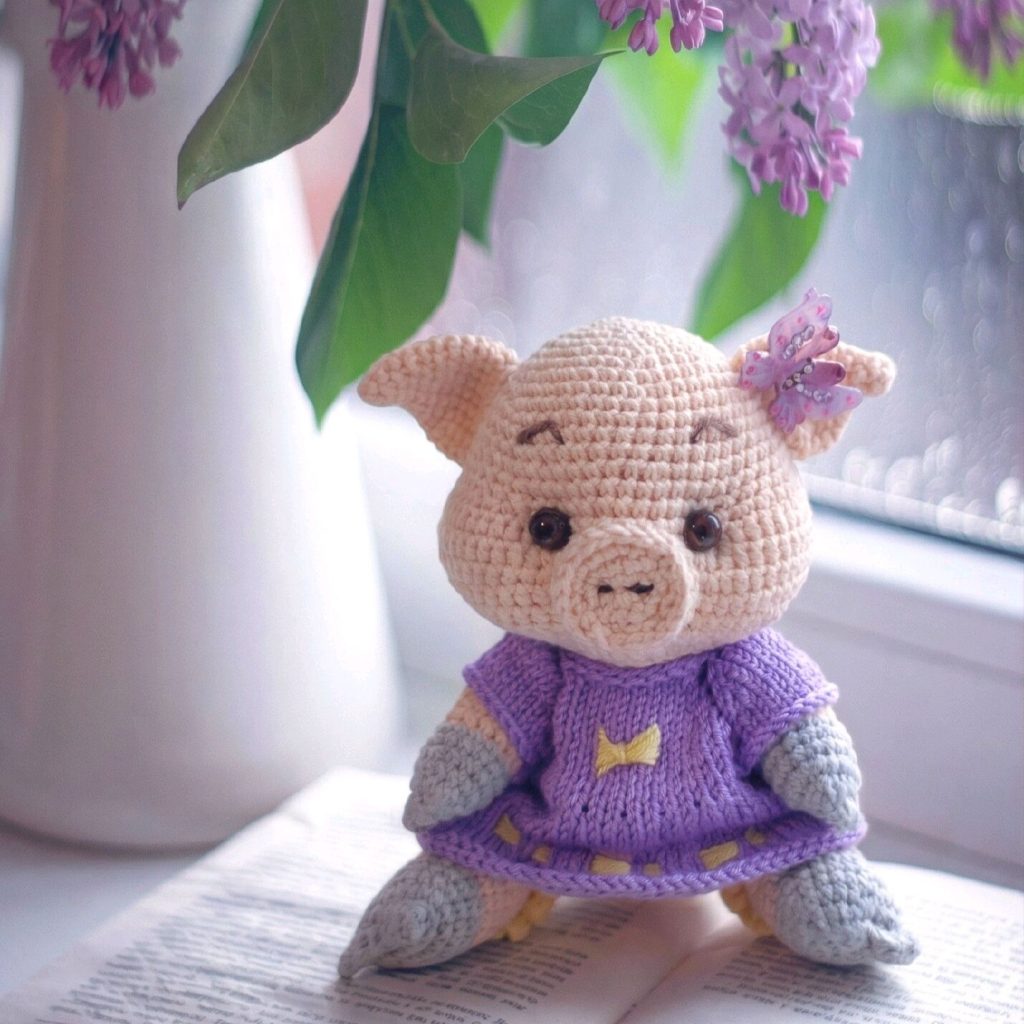 Свинка крючком амигуруми, интерьерная игрушка ручной работы
