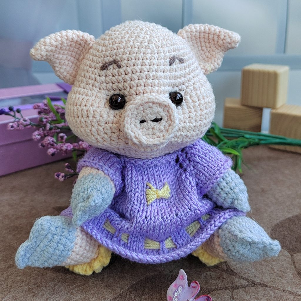 Свинка крючком амигуруми, интерьерная игрушка ручной работы