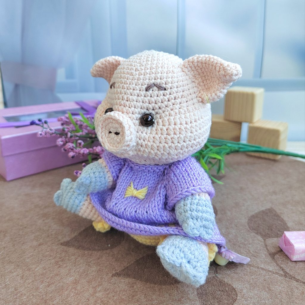 Свинка крючком амигуруми, интерьерная игрушка ручной работы