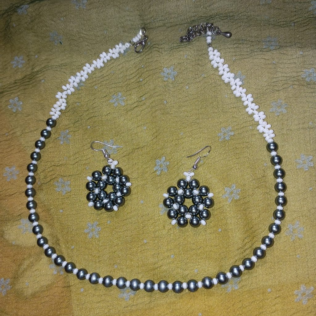 Колье и серьги