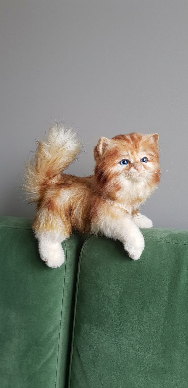 Котенок Рыжик.Меховая интерьерная игрушка.