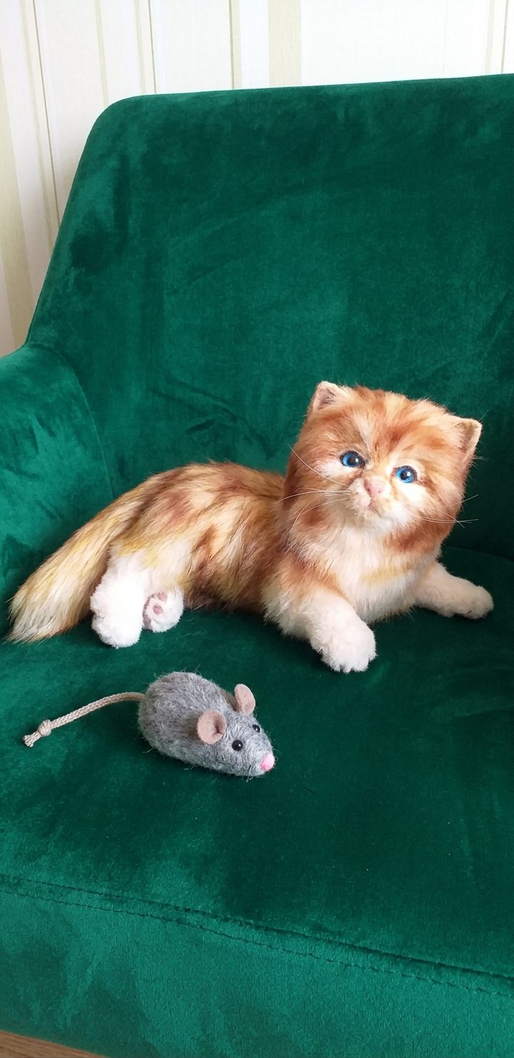 Котенок Рыжик.Меховая интерьерная игрушка.