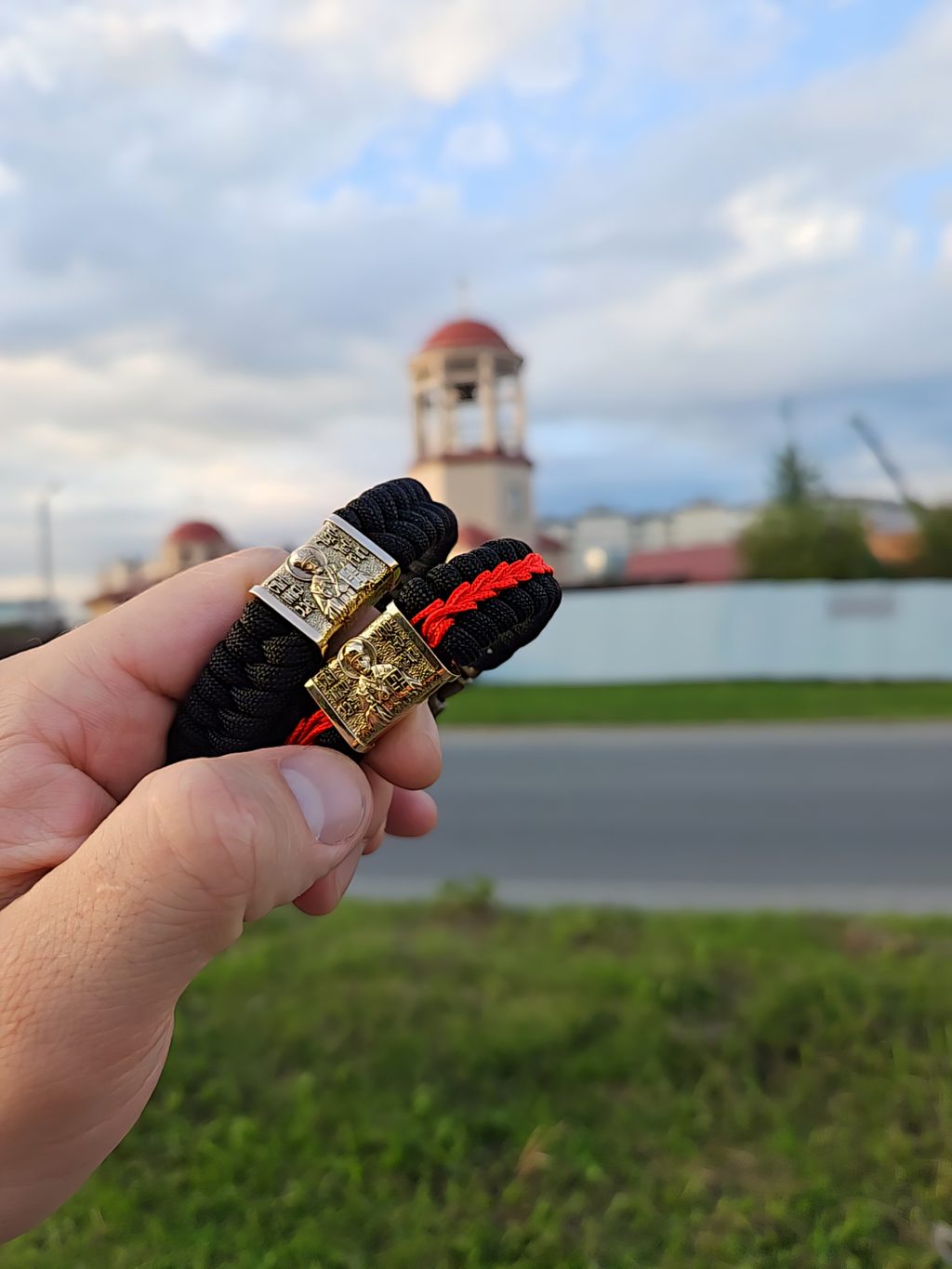 Браслет из паракорда ручной работы с ликом