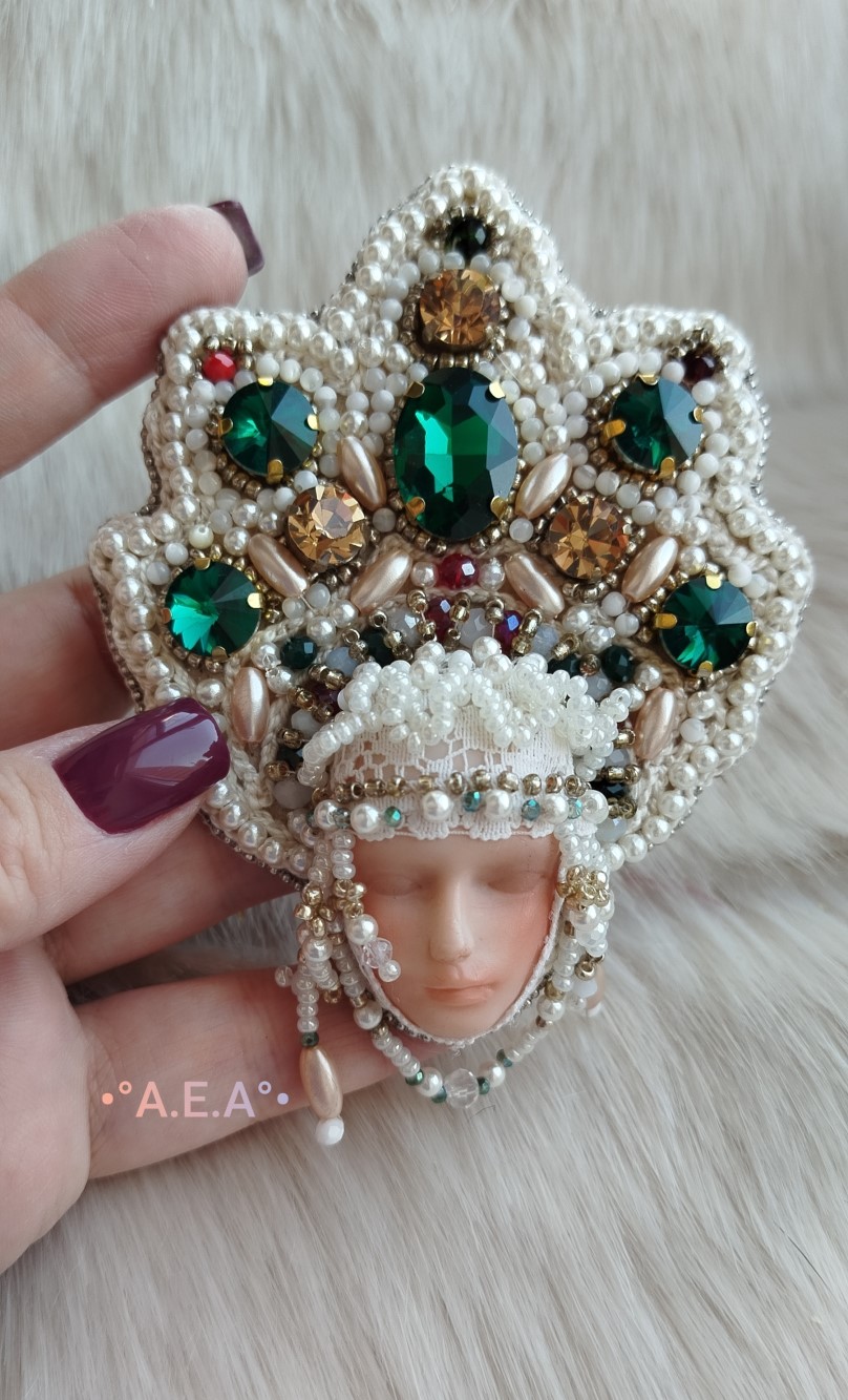 Брошь «Царевна Лебедь»