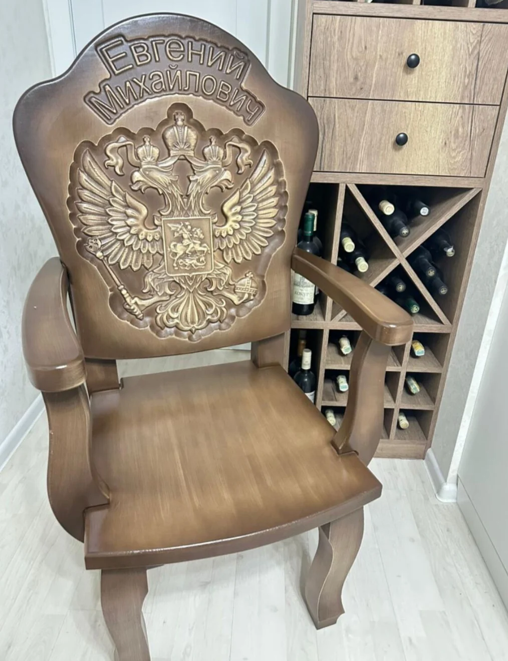Кресло-трон оригинальный подарок
