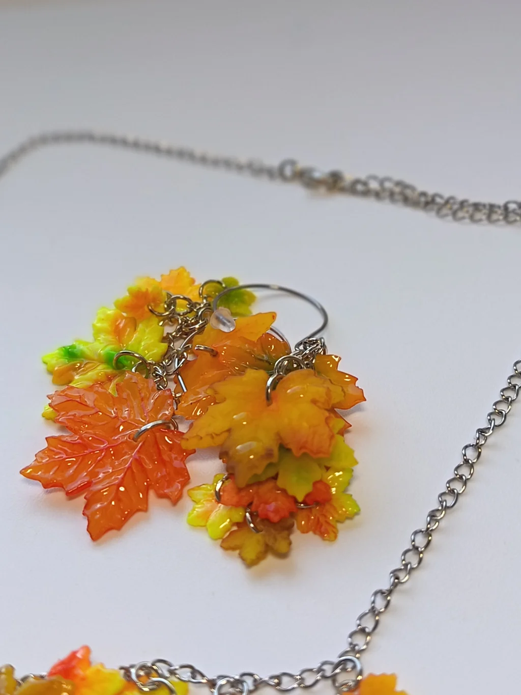 Серьги из осенних кленовых листьев
