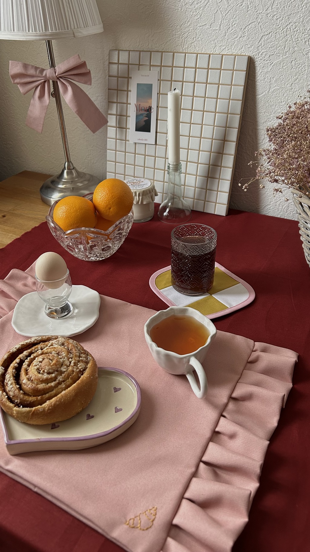 Столовая салфетка с рюшами розовая